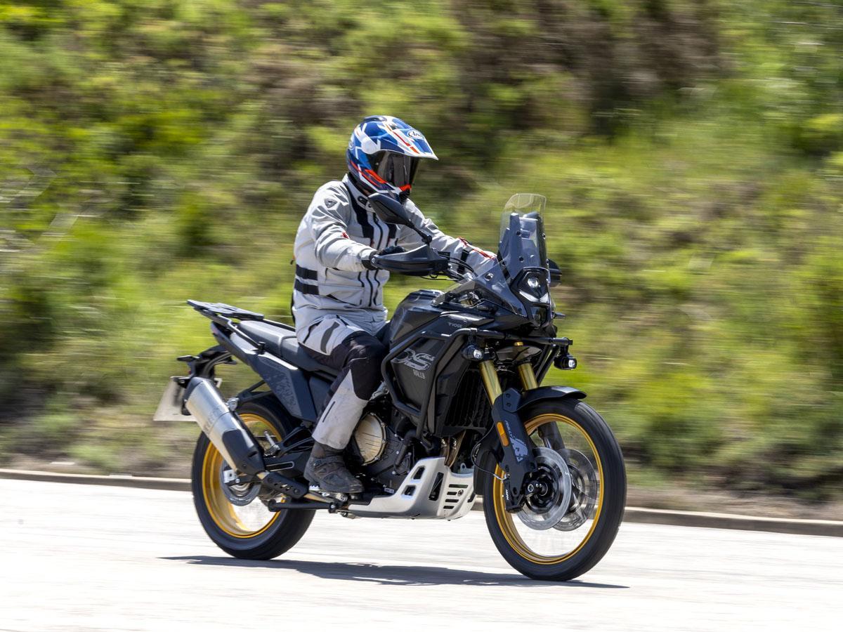 La Voge DS 800 Rally es la décima moto más vendida en España en el mes de octubre con 410 matriculaciones. Su precio de partida es desde 7.888 euros.