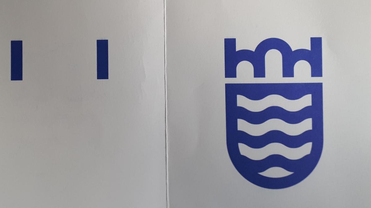 A la derecha, el nuevo logotipo del Concello de Pontevedra