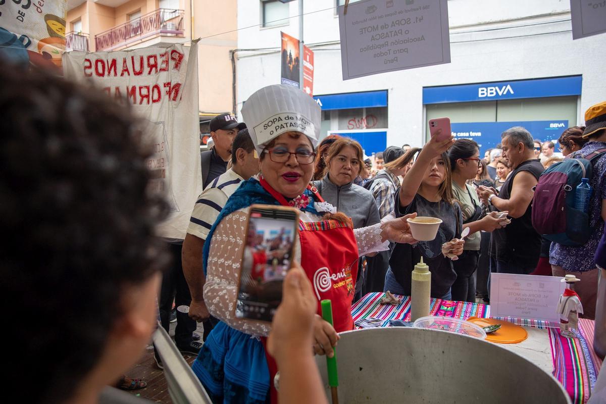 Éxito en la 18ª edición del Festival Sopes del Món, celebrado en la Marquesina de la Via Júlia, Nou Barris.