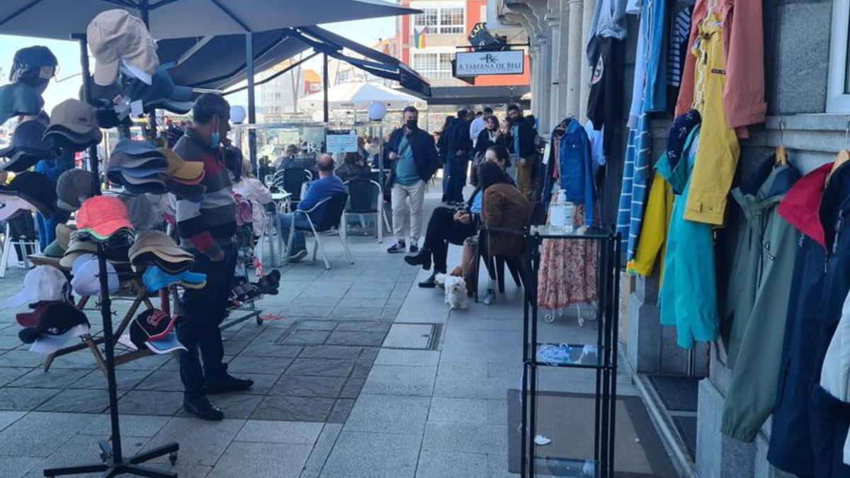 Comercios y negocios hosteleros
de O Grove, el Viernes Santo .   | //  M. MÉNDEZ