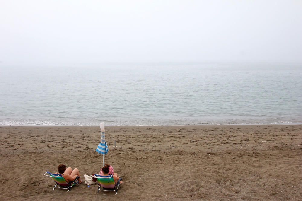 La niebla cubre Málaga.