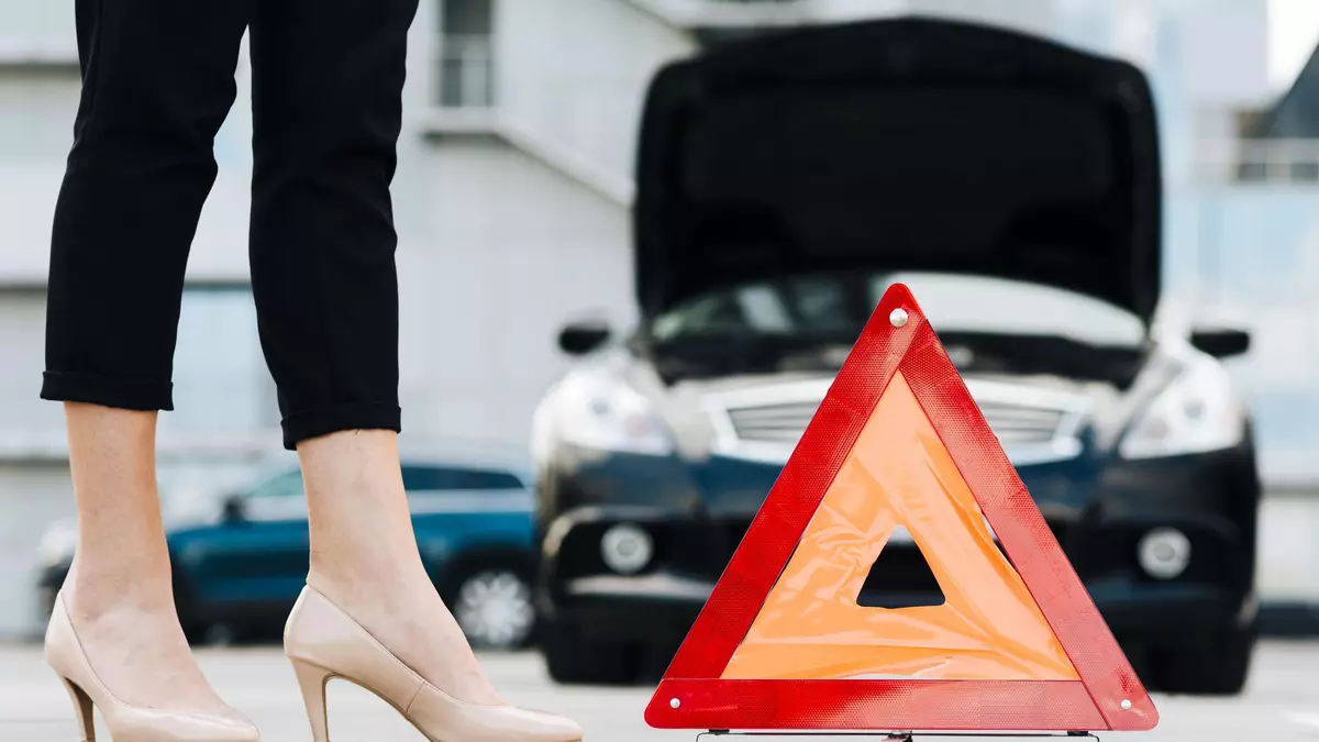 Coches alquilados: ¿Cómo hay que actuar si se nos avería durante un viaje?