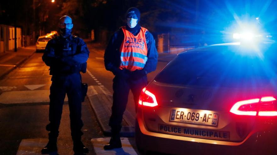 Policía cerca del lugar del ataque en París.