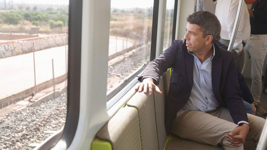 Mazón, durante un trayecto de prueba del metro en la zona cero antes de su reapertura