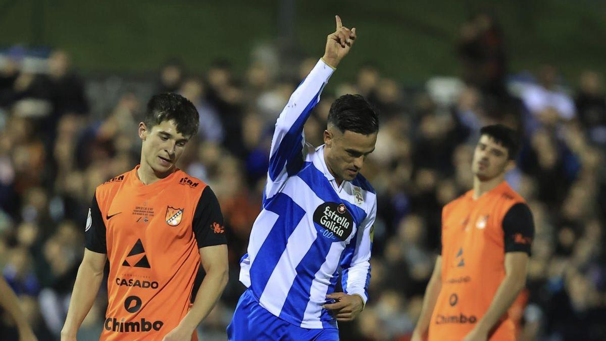 Cristian Herrera celebra uno de sus dos goles al Sámano en la Copa del Rey. | Fernando Fernández
