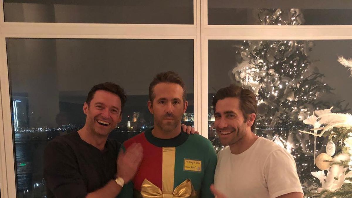 Ryan Reynolds, abandonado por Hugh Jackman y Jack Gyllenhaal para celebrar el 'ugly sweater day'