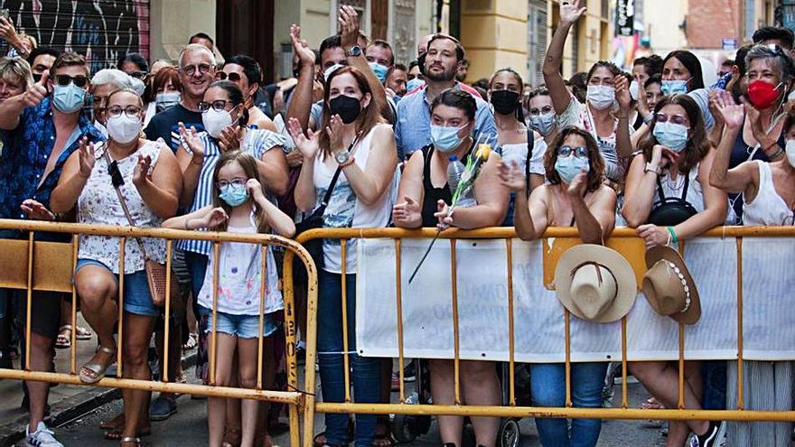 Público sin mascarillas y sin 
distancia de seguridad.  f.bustamante