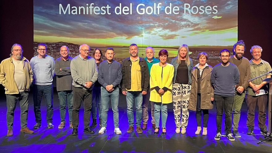 Alguns dels signants del «Manifest del Golf de Roses.