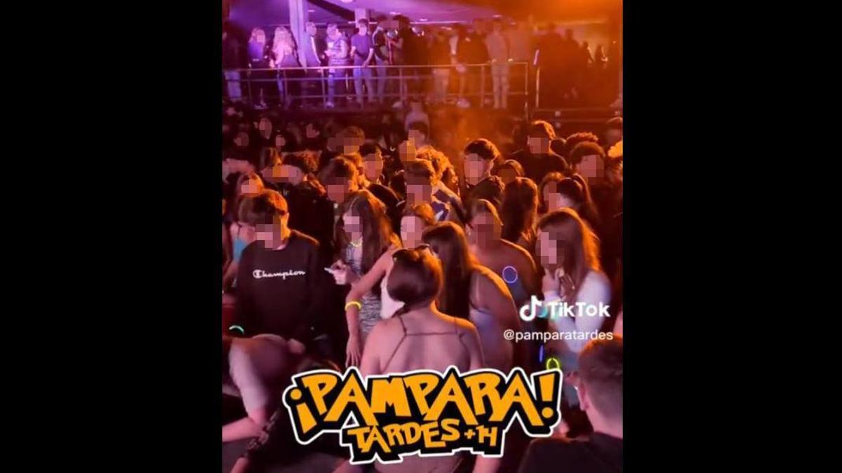 Discoteca Pampara menores perreando Barcelona | Se crea un movimiento en  redes sociales para que no cierren Pampara, la discoteca que subió el vídeo  de los menores 'perreando'