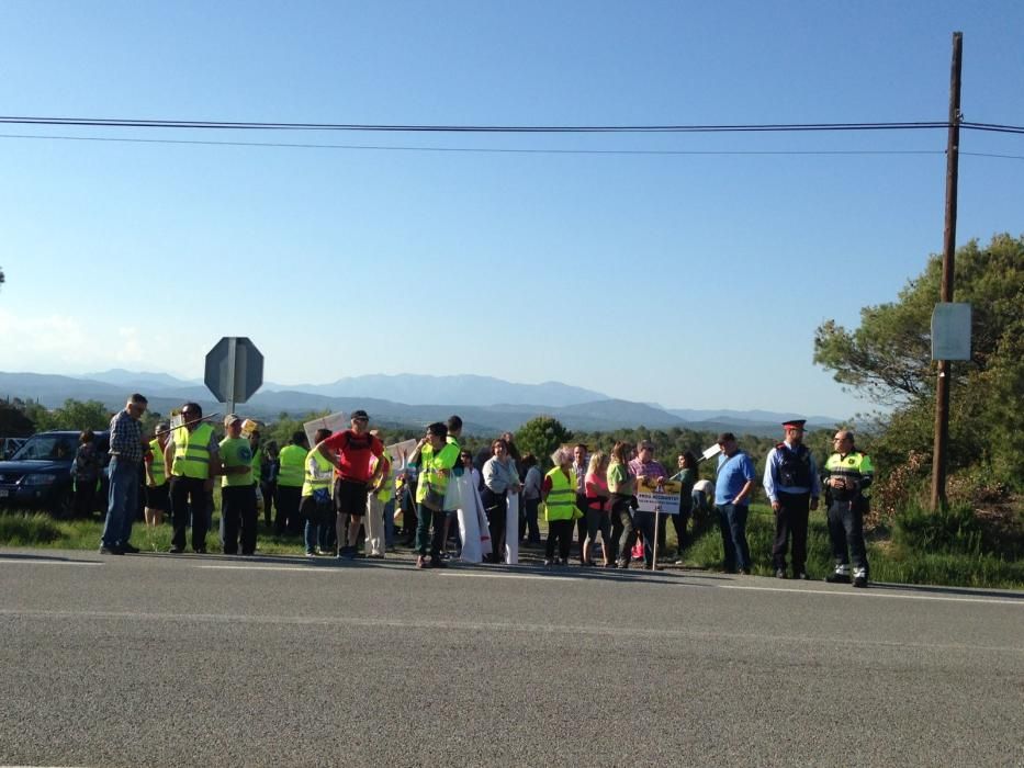 Tallada l''N-260 a Navata a causa d''una manifestaci