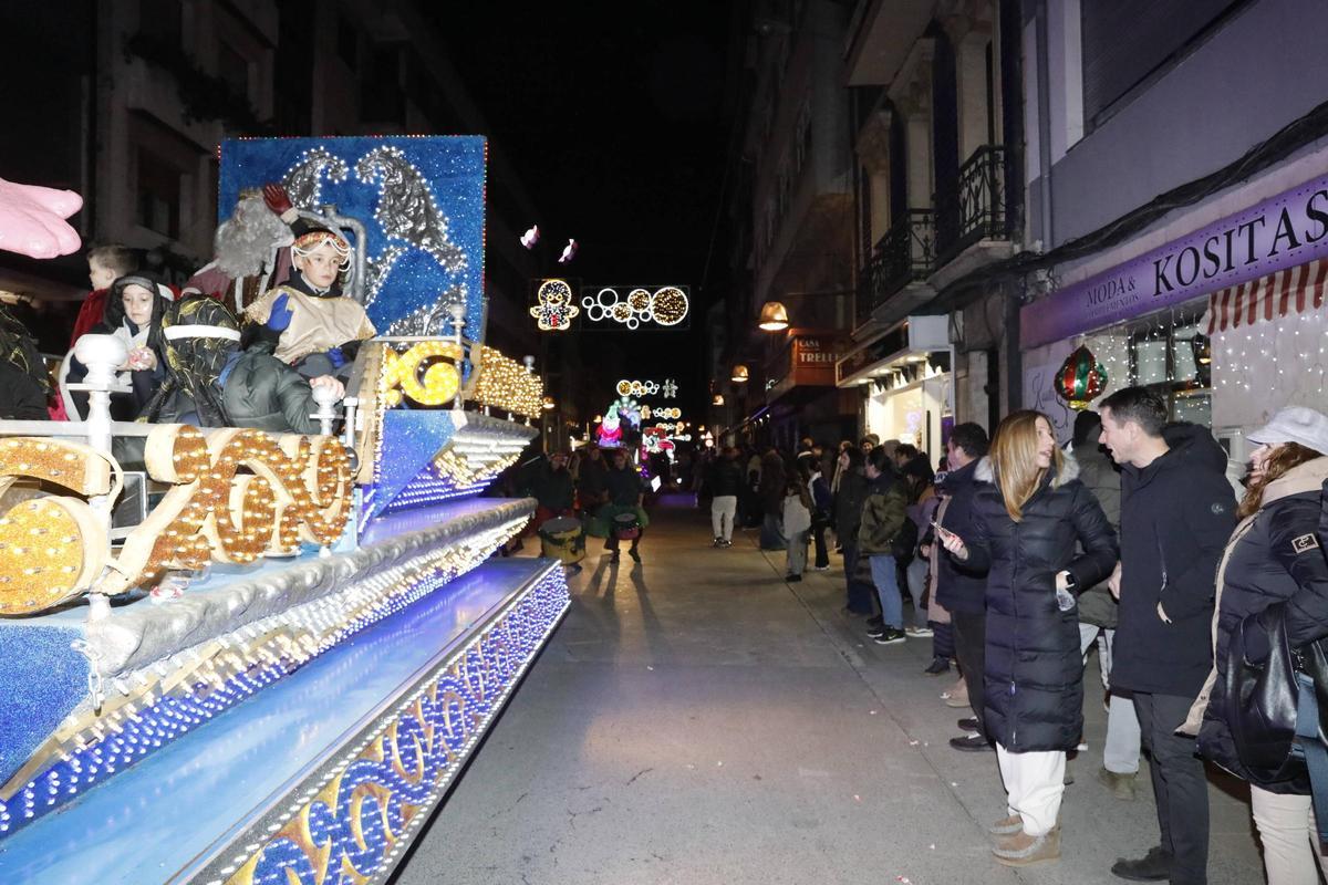 Así fue la Cabalgata de los Reyes Magos en Laviana