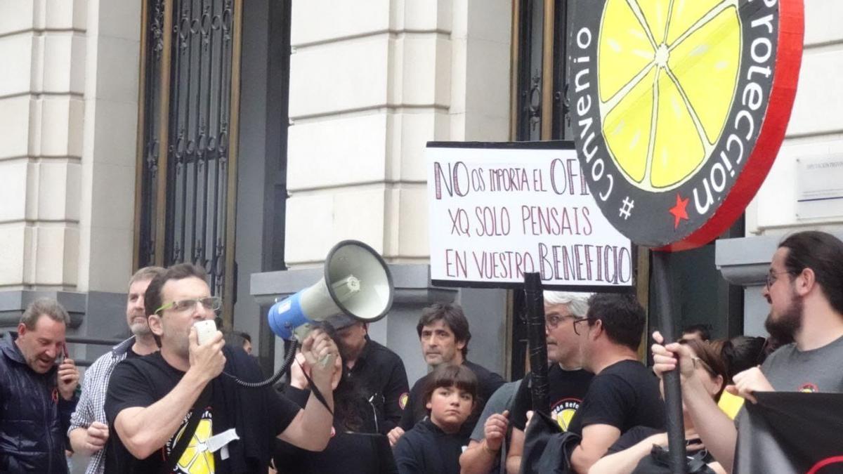 Imagen de una protesta por un convenio justo. La de este martes es la primera convocada por la Plataforma que agrupa a los sindicatos CGT, CCOO y UGT.