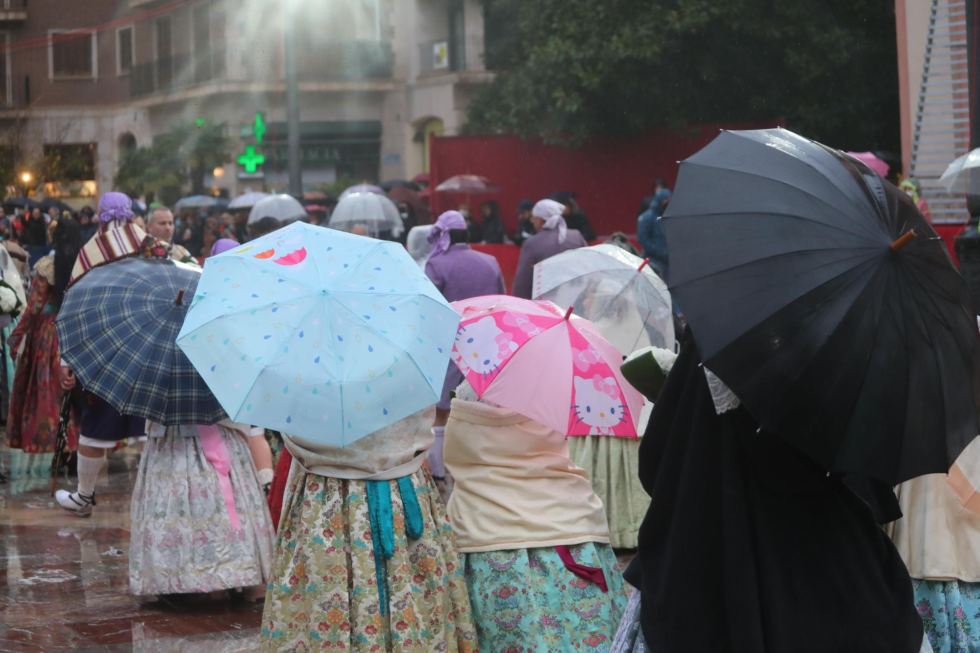 Búscate en el primer día de ofrenda por la calle de la Paz (entre las 18:00 a las 19:00 horas)