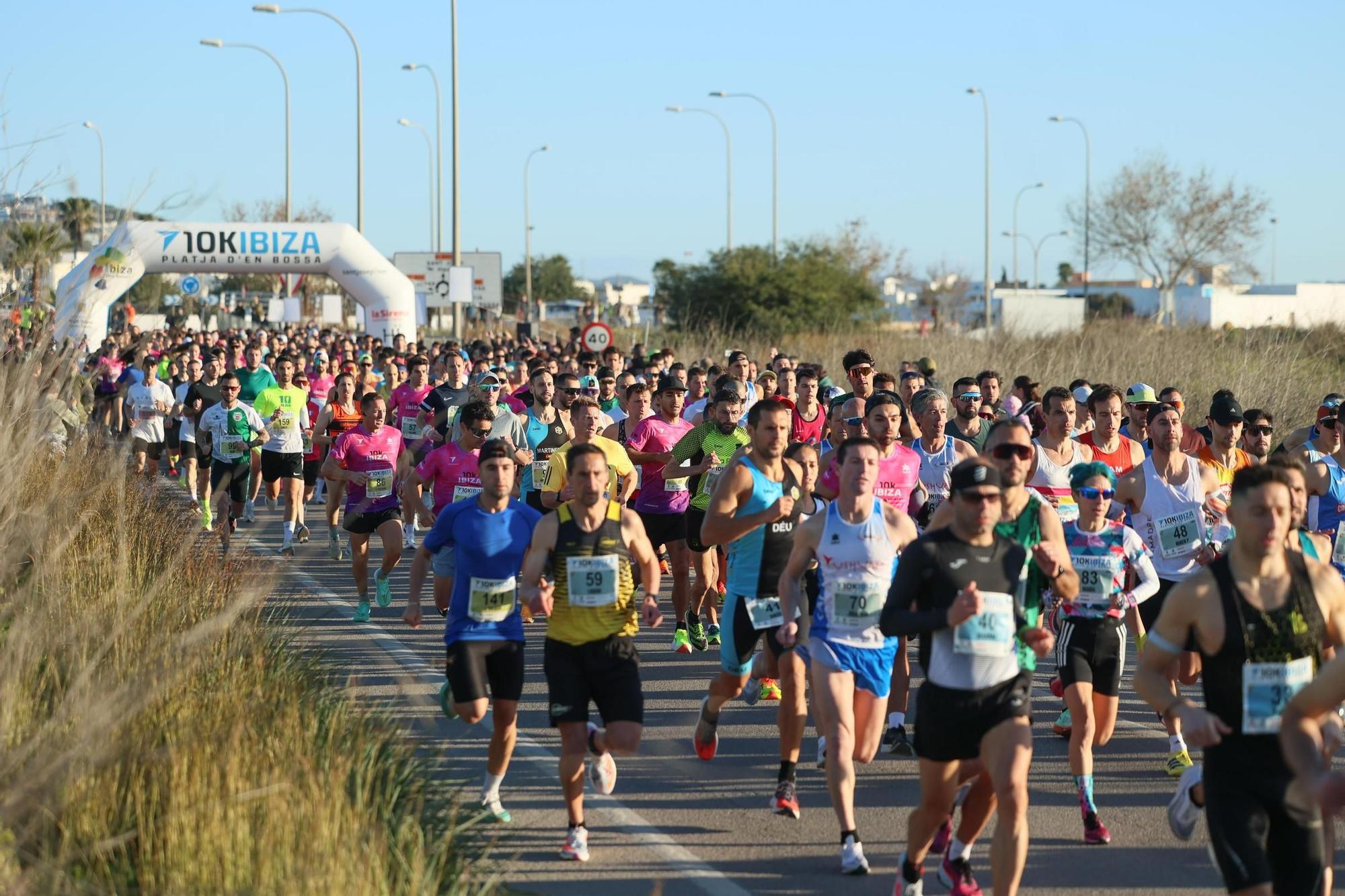 ¡Búscate en nuestra galería de fotos de la carrera 10K de Platja d'en Bossa!