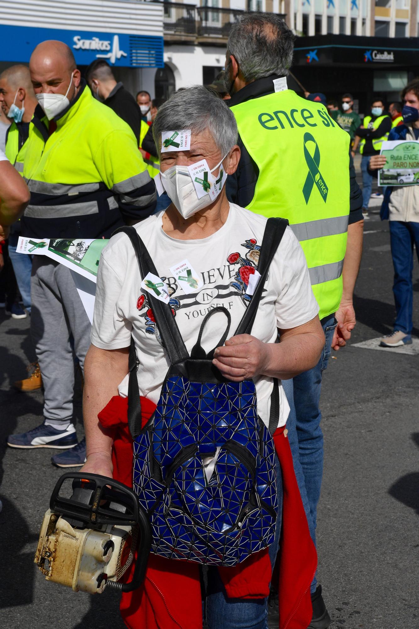 Trabajadores de Ence y transportistas se movilizan en A Coruña para exigir garantías de empleo