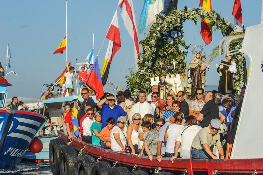 Procesión de la Virgen del Carmen 2017 en Arousa