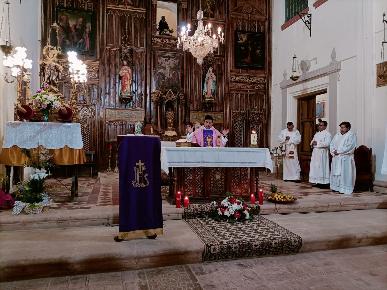 Las imágenes de la peregrinación cuaresmal de Vila-real a Torrehermosa, localidad natal de Sant Pasqual