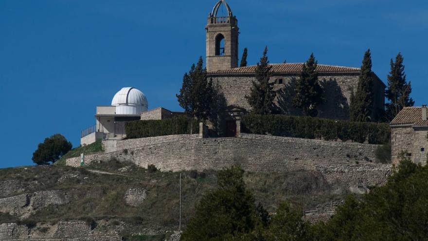 Turó de Castelltallat amb l&#039;observatori astronòmic, un dels atractius de Sant Mateu