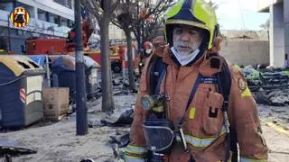 Los bomberos que sofocaron las llamas: "Nunca he visto nada así. Ardía más rápido que una falla"