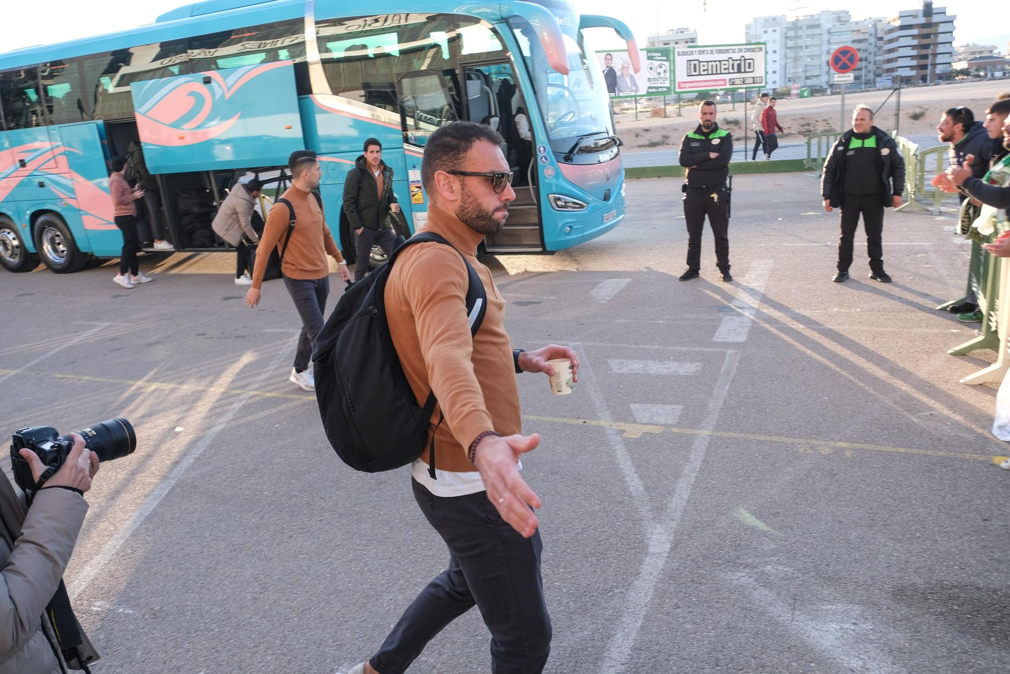 Así ha despedido la afición del Elche CF a la plantilla en su partida hacia Sevilla