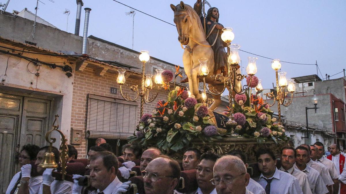 Uno de los actos más especiales de los festejos del municipio  es la Procesión en honor a Santiago Apóstol.