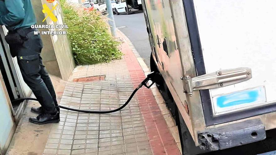 Monta una gasolinera ilegal en Las Palmas de Gran Canaria