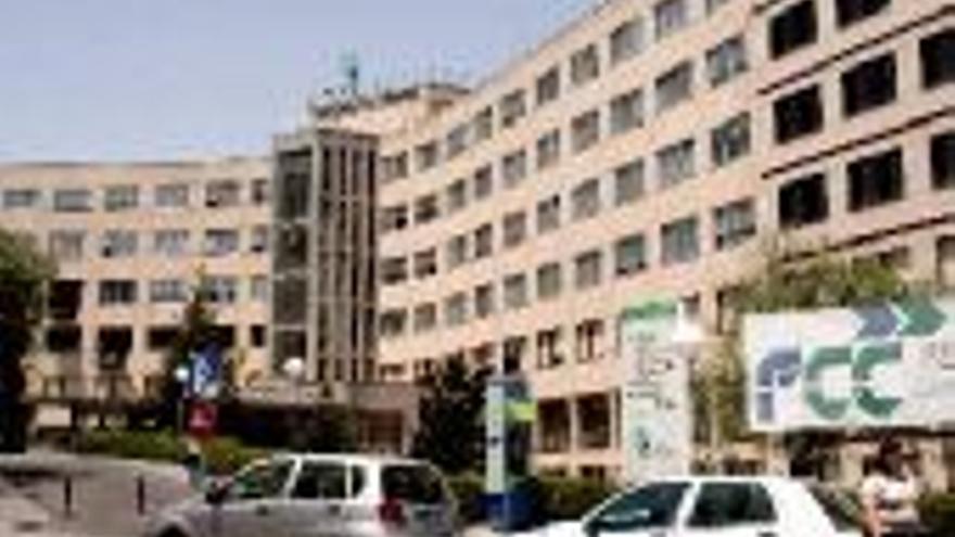 El hospital amplía los servicios del área de Medicina Intensiva