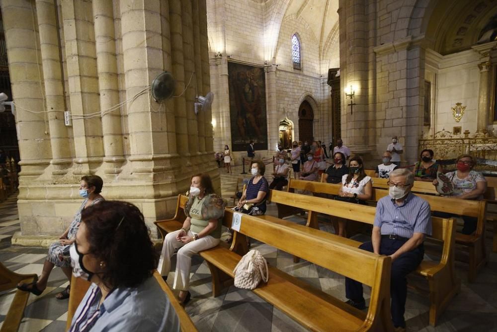 El coronavirus no impide a cientos de murcianos visitar a 'La Morenica'