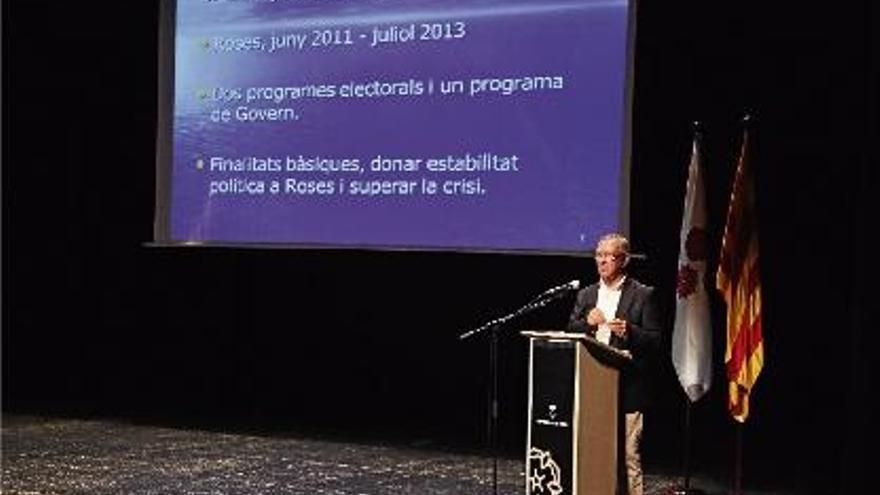 L&#039;alcalde, Carles Pàramo, en un moment de la seva presentació al teatre municipal.