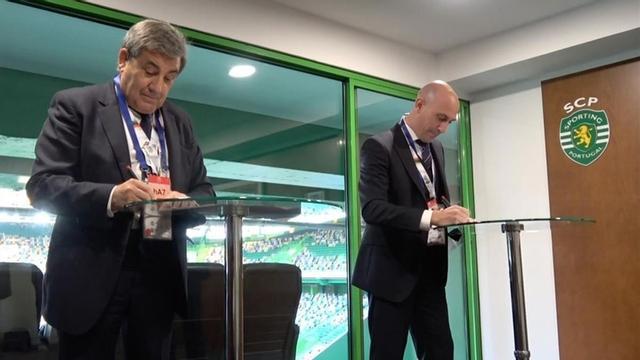 Fernando Gomes y Rubiales durante el anuncio de la candidatura para el Mundial 2030