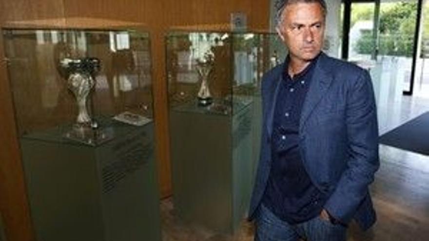 Mourinho finaliza la comparecencia ante la UEFA tras seis horas