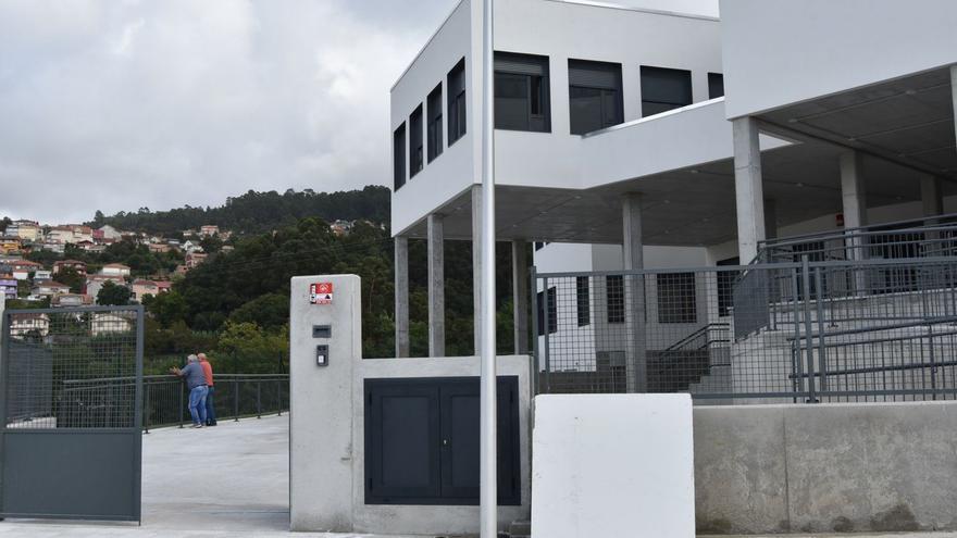 El colegio Igrexa, en la  “Finca  da Ginaria”, donde se ubicará  la futura escuela infantil  de Chapela.  // ANTONIO PINACHO