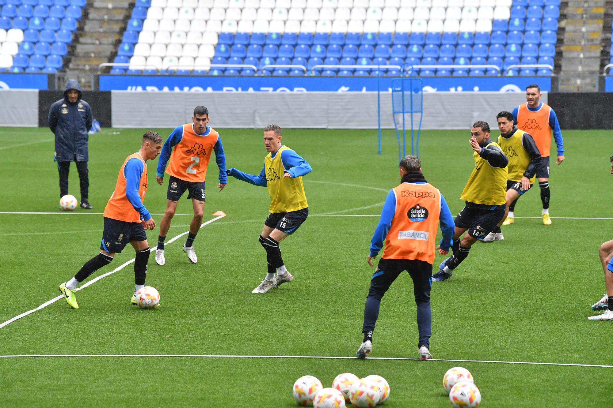 El Dépor entrena en Riazor para preparar el derbi de A Malata