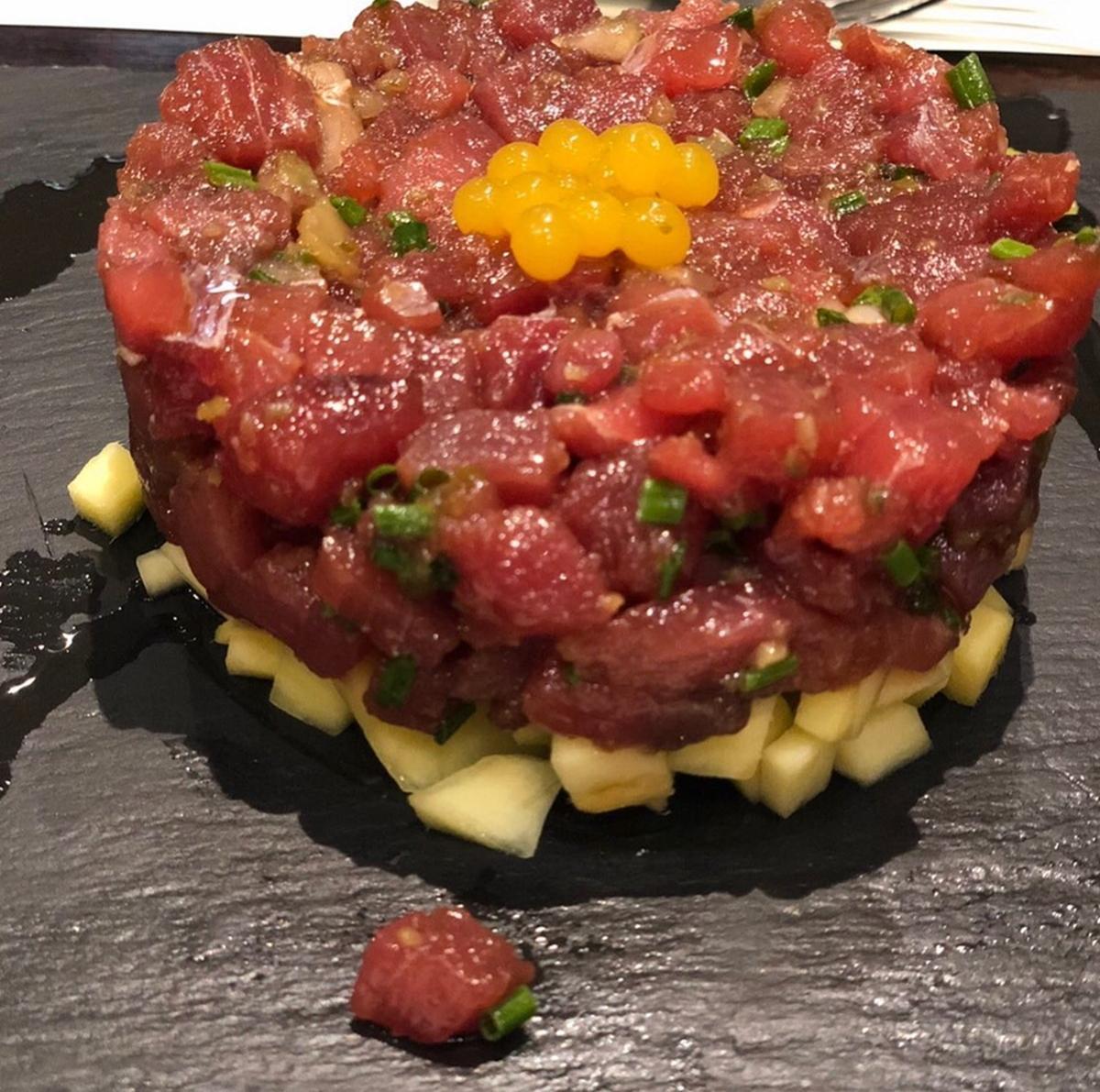 Platos autóctonos con toques de cocina creativa en Restaurante La Lonja
