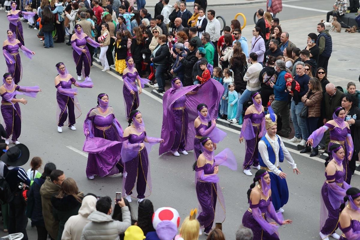 Búscate en las imágenes de la rúa de Carnaval de Ibiza