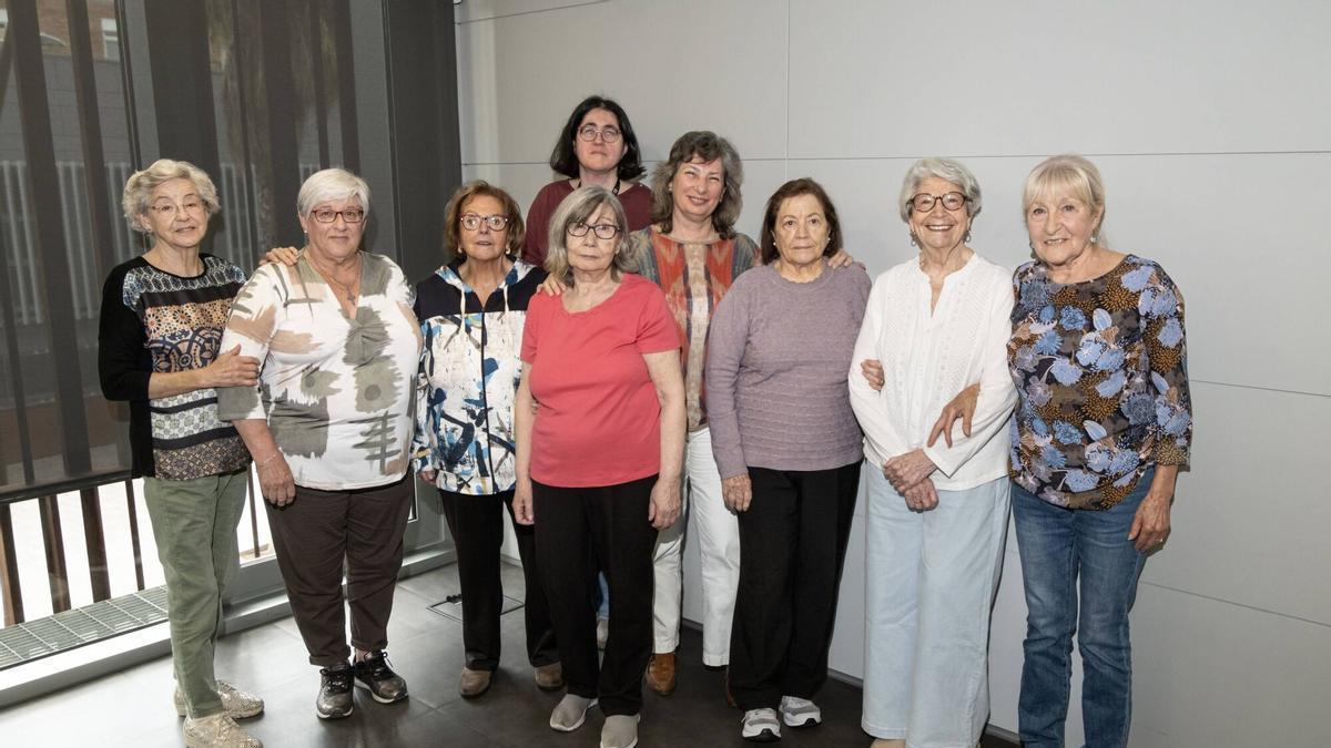 SALUD MENTAL | Mujeres mayores juntas contra la soledad y el edadismo: «Hemos aprendido a disfrutar de la vida»