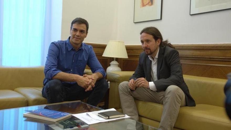 Pedro Sánchez y Pablo Iglesias sondean iniciativas conjuntas