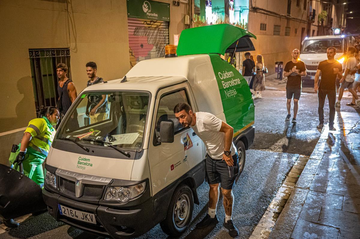 Ambiente nocturno de la Festividad de Santa María, en el barrio de Gràcia