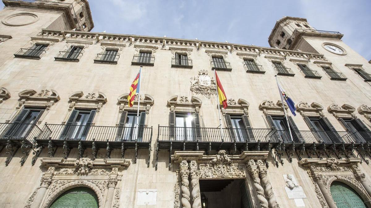 Fachada del Ayuntamiento de Alicante