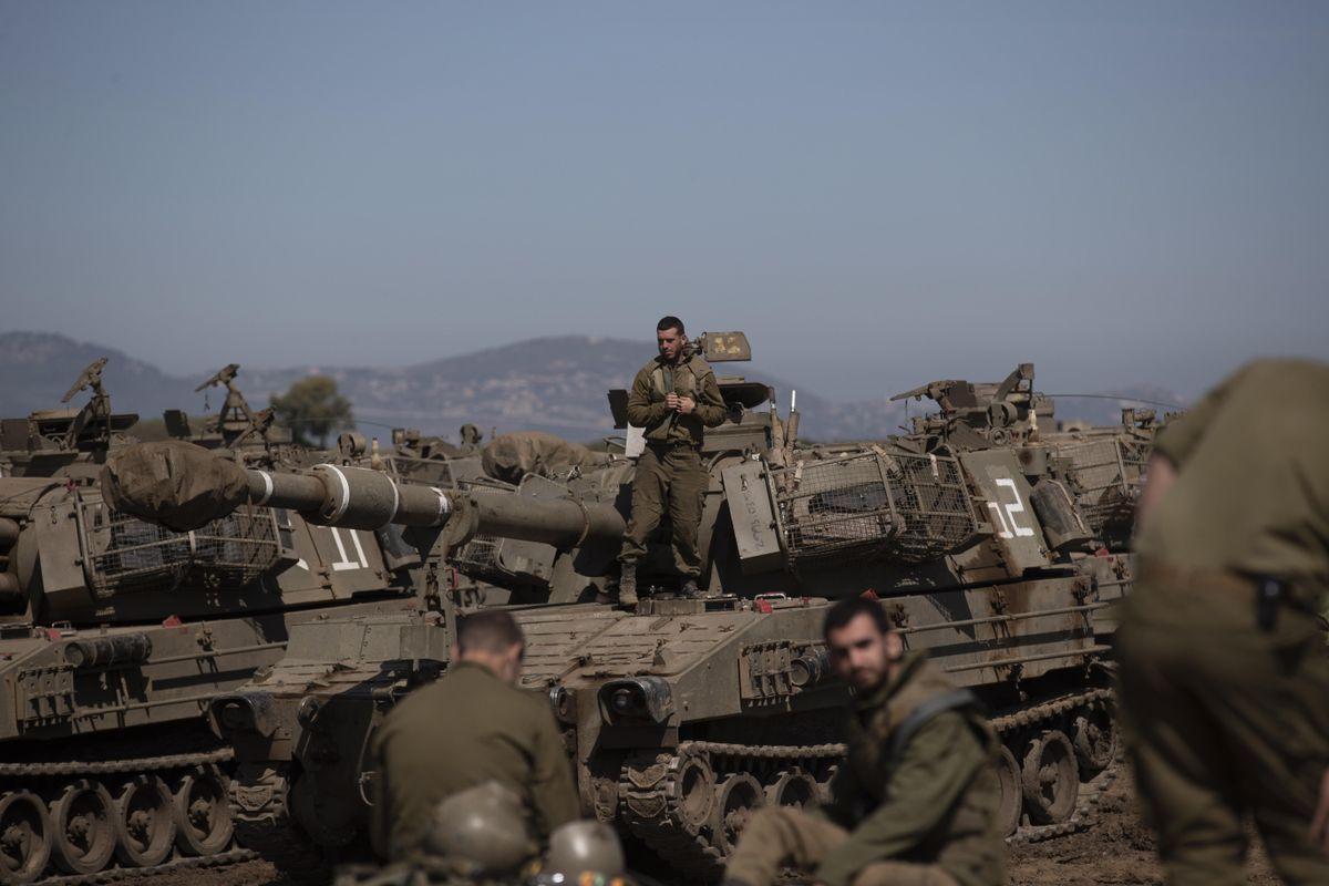 Tropas israelíes entrenan para combatir en la frontera con Líbano