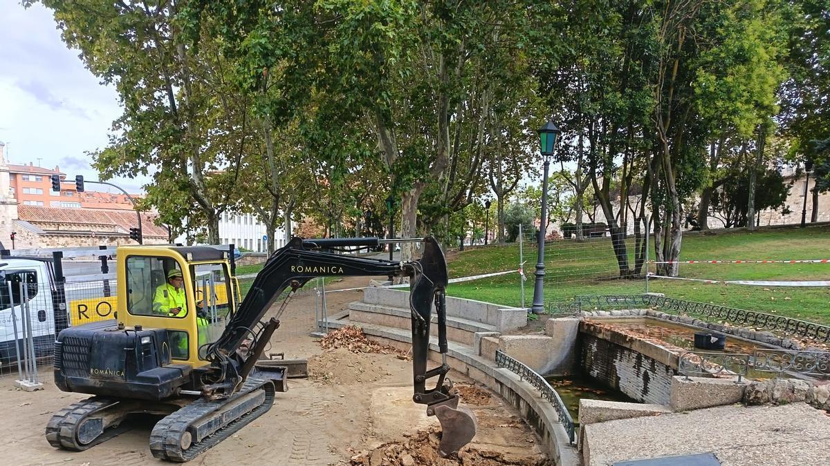 Obras en la fuente pequeña de San Martín