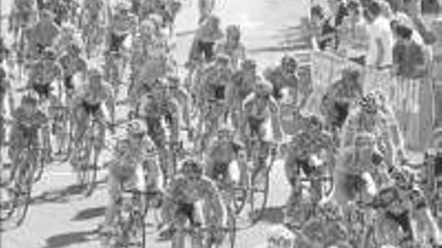 Denuncia a la Vuelta ciclista por su exceso de velocidad