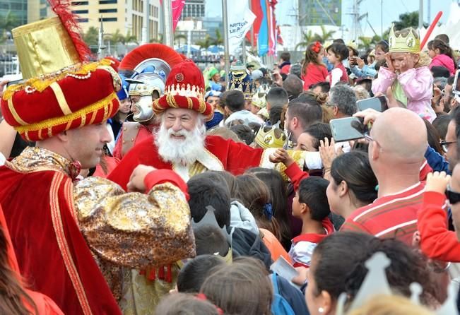 REYES MAGOS LLEGADA BARCO