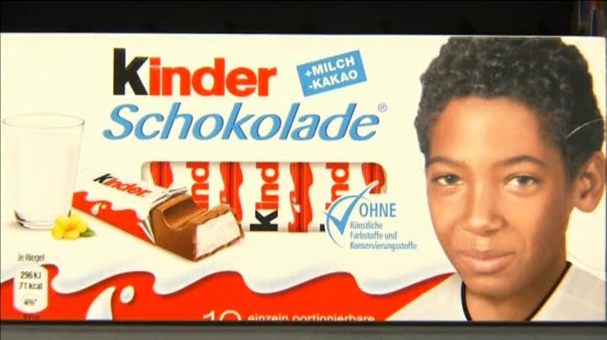 Polémica en Alemania por usar imágenes de jugadores de fútbol de diferentes razas para promocionar unas chocolatinas.
