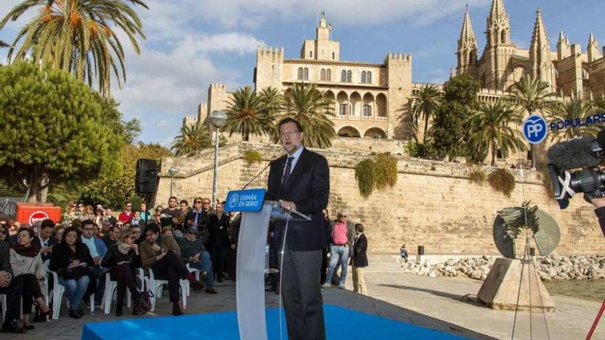 Mariano Rajoy, durante el mitin que dio ayer en Palma de Mallorca. // Efe