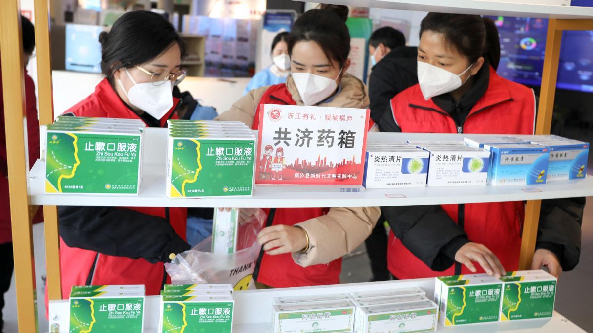 Pekín recobra vitalidad pese a que continúa la presión hospitalaria por covid
