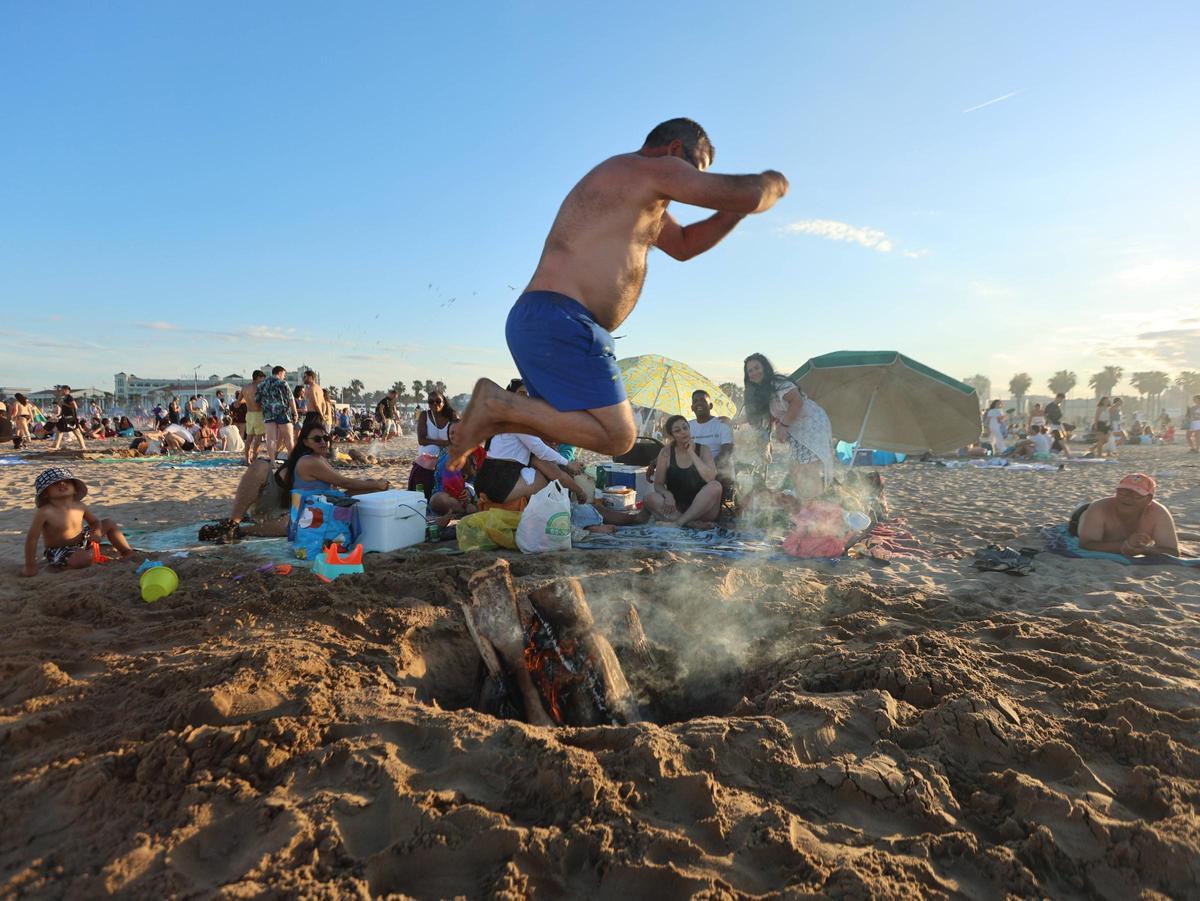 Las hogueras solo se podrán hacer en las playas del norte de València.
