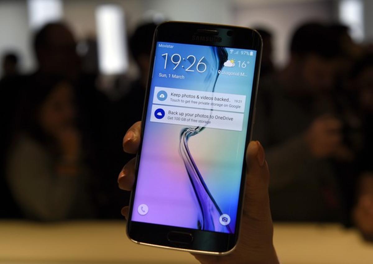 El Samsung Galaxy S6 Edge ha sigut presentat aquest diumenge a l’MWC