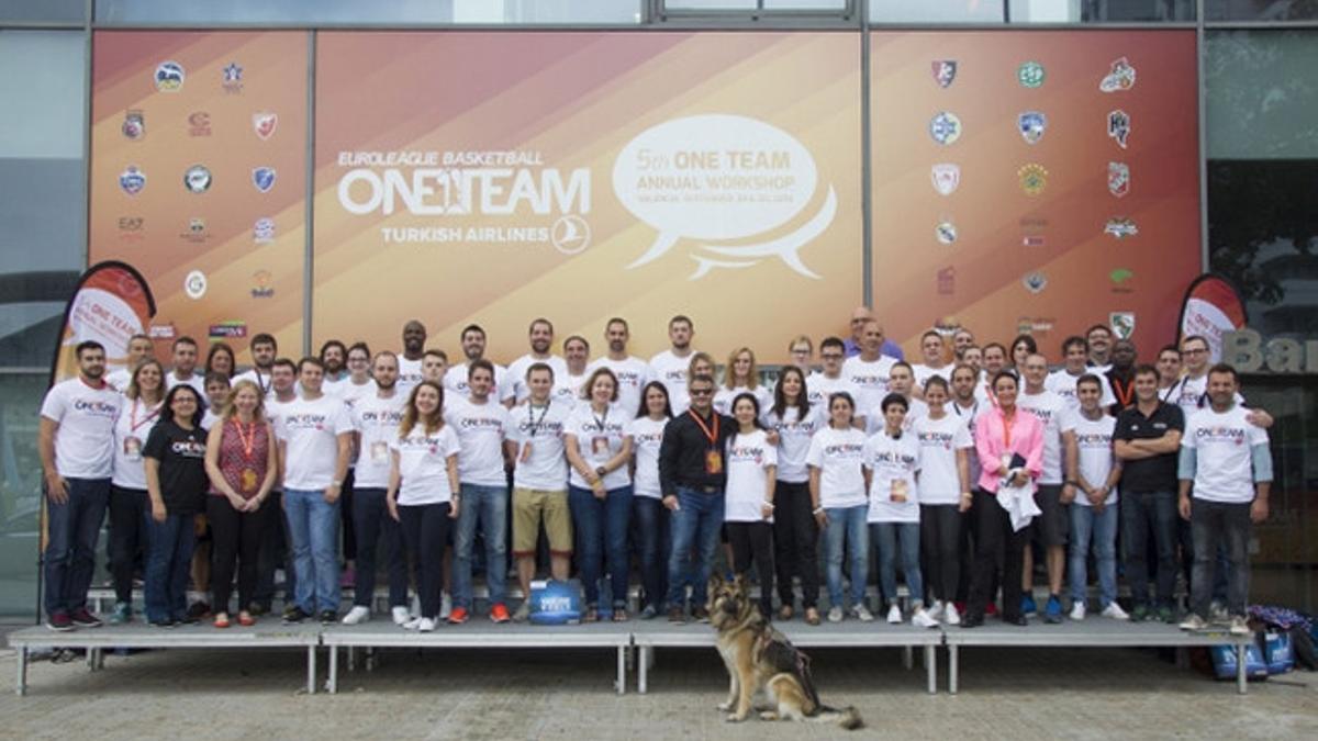 Foto de familia del One Team Workshop