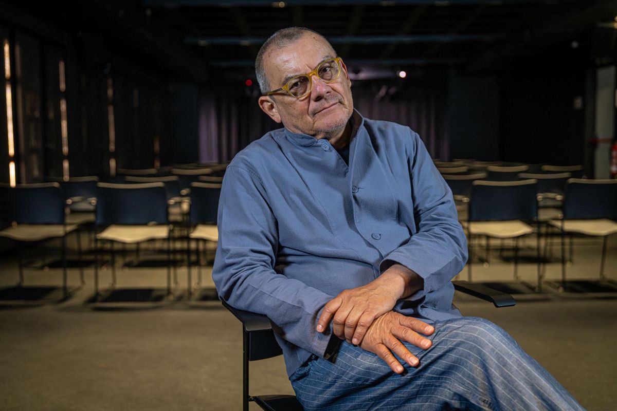 Barcelona 18/06/2025 Icult. Entrevista con el escritor salvadoreño Horacio Castallanos Mora, que cierra con ''Cornamenta' su ciclo de novelas dedicados a la familia Aragón y participa en el festival KM América. AUTOR: MANU MITRU
